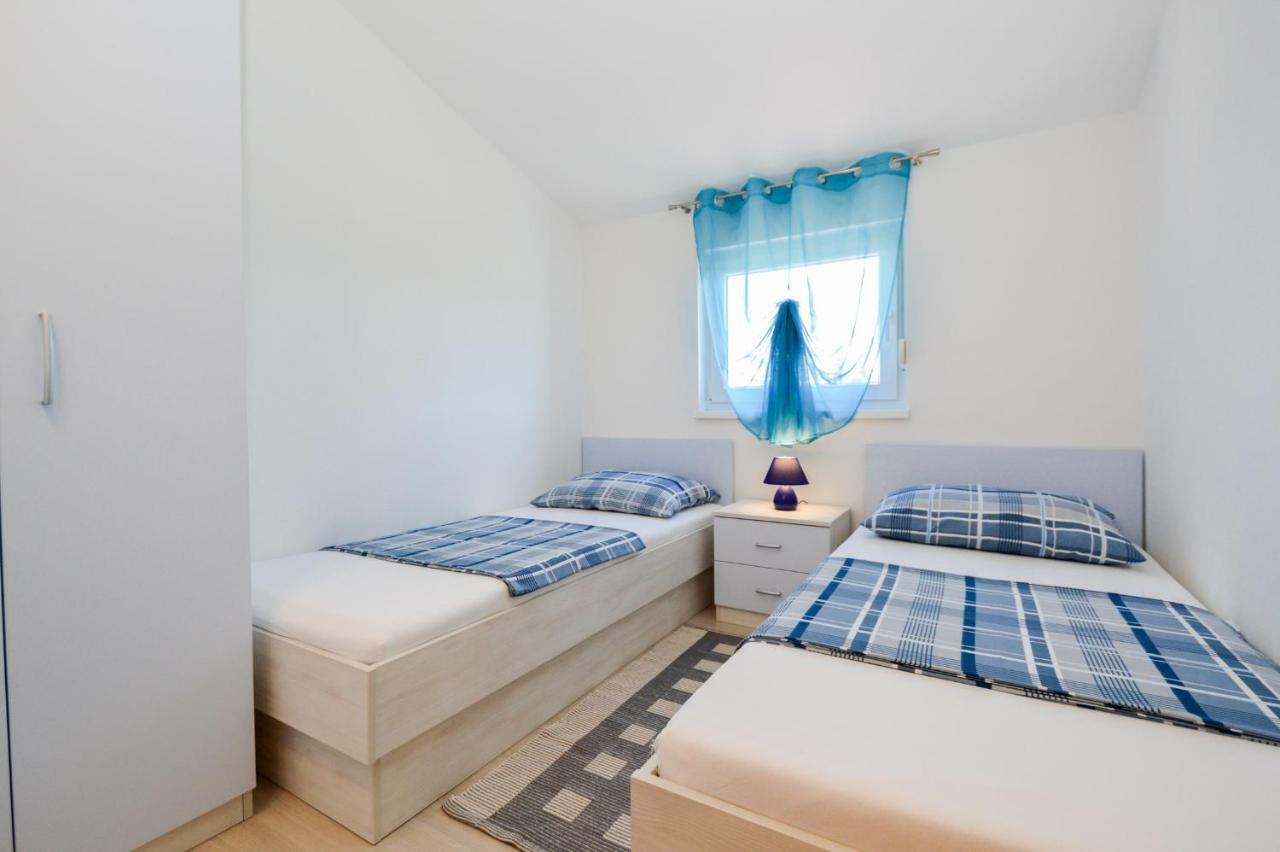 Mit- Mir Apartament